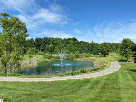 2865 E Crown Dr, Traverse City, MI 49686 photo 51