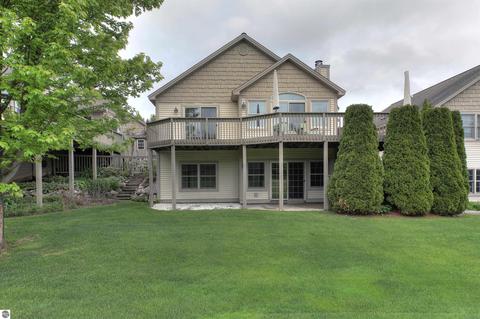 2865 E Crown Dr, Traverse City, MI 49686 photo 1