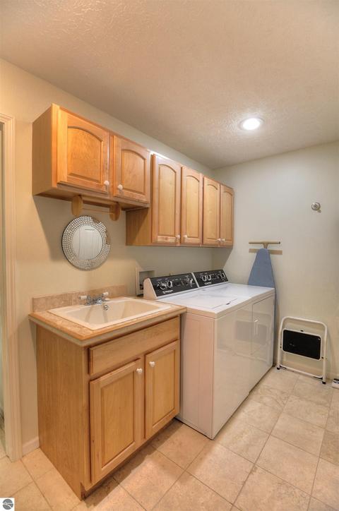 2865 E Crown Dr, Traverse City, MI 49686 photo 35