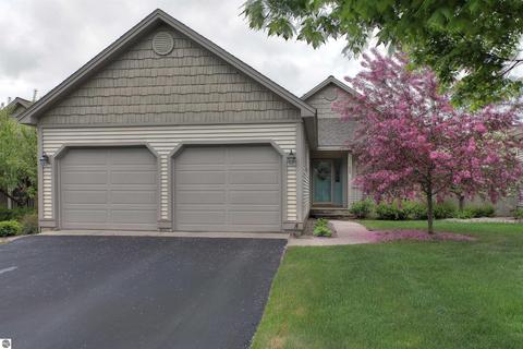 2865 E Crown Dr, Traverse City, MI 49686 photo 8