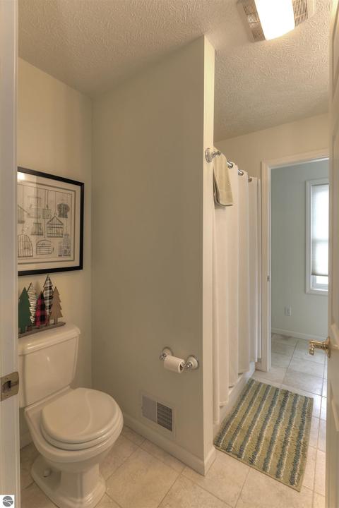 2865 E Crown Dr, Traverse City, MI 49686 photo 31