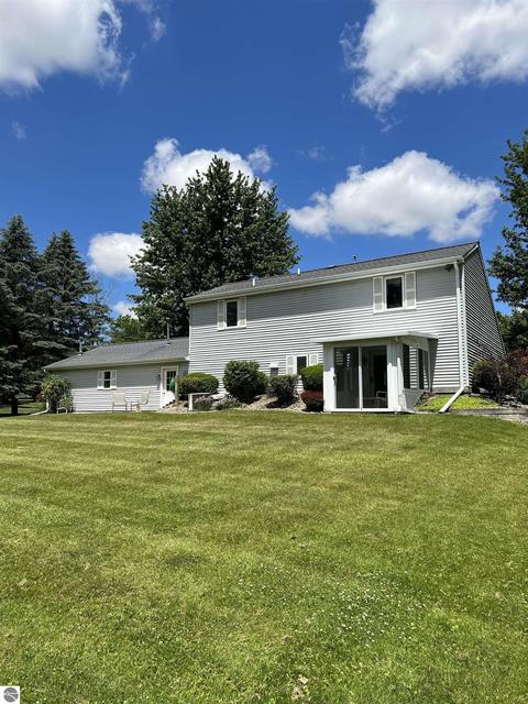 4271 Riverview Dr, Alma, MI 48801 photo 4