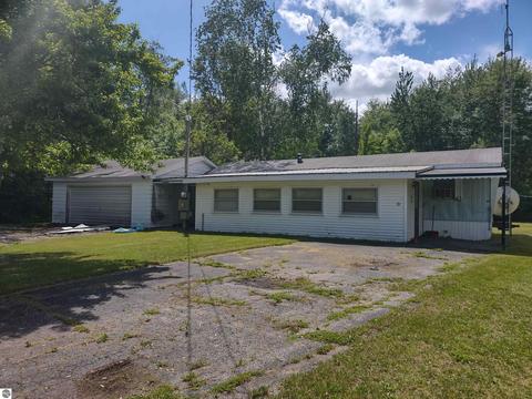544 S Delano Rd, Au Gres, MI 48703 photo 2