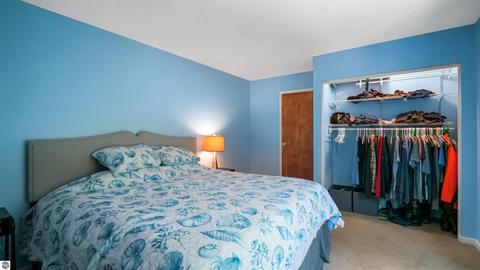 128 Flag Point Dr, Roscommon, MI 48627 photo 18