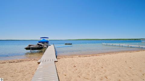 128 Flag Point Dr, Roscommon, MI 48627 photo 25