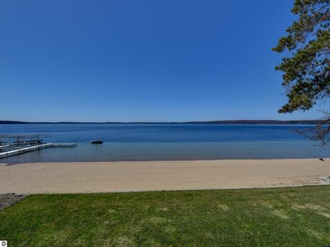 128 Flag Point Dr, Roscommon, MI 48627 photo 5