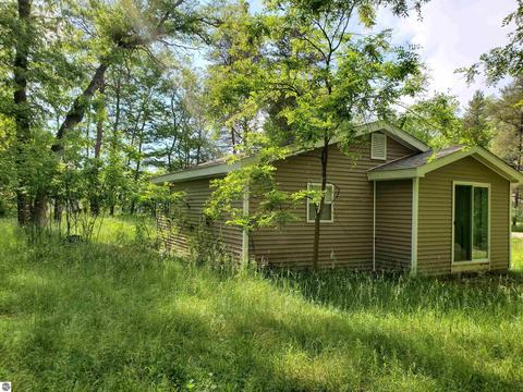 6161 Libby St, Grayling, MI 49738 photo 2
