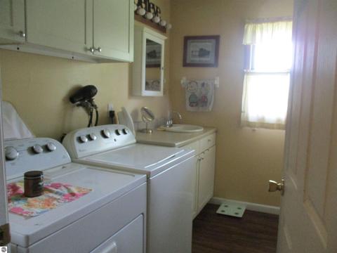 191 E Boulevard St, Shepherd, MI 48883 photo 9