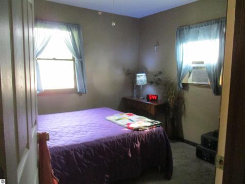 191 E Boulevard St, Shepherd, MI 48883 photo 6