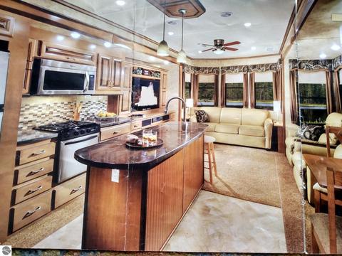 1673 Hampton #DR, Gladwin, MI 48624 photo 9
