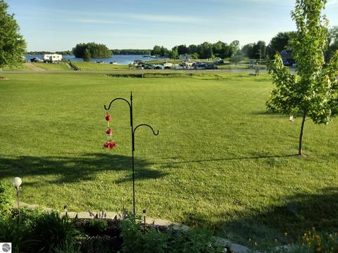 1673 Hampton #DR, Gladwin, MI 48624 photo 12