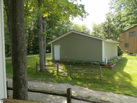 357 Henderson Lake Dr, Lupton, MI 48635 photo 27