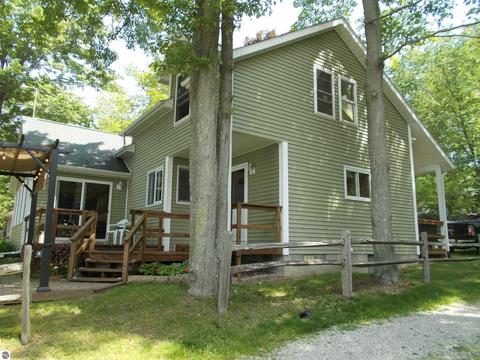 357 Henderson Lake Dr, Lupton, MI 48635 photo 10