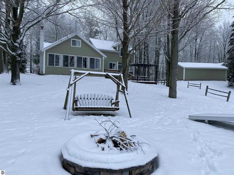 357 Henderson Lake Dr, Lupton, MI 48635 photo 4