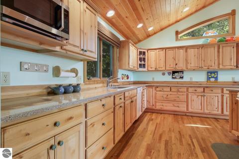 4331 E Shore Dr, Grawn, MI 49637 photo 15