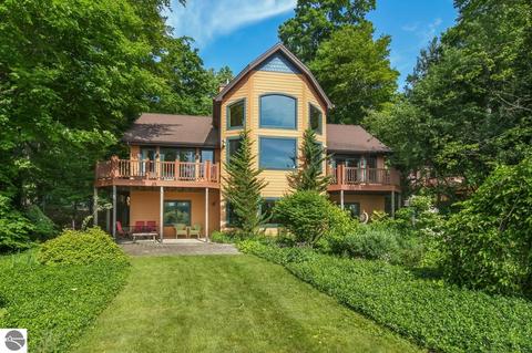 4331 E Shore Dr, Grawn, MI 49637 photo 2