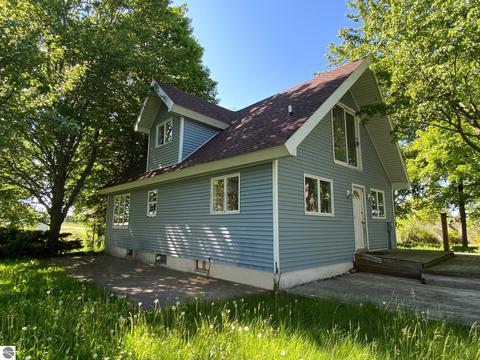 4205 Hamlin Rd, Grawn, MI 49637 photo 7