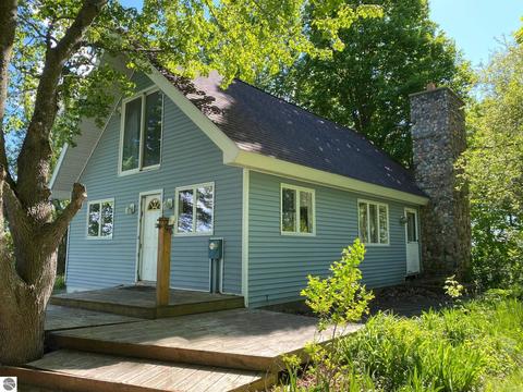 4205 Hamlin Rd, Grawn, MI 49637 photo 1