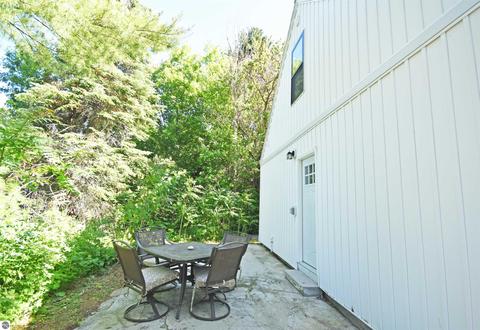75 Mill St, Maple City, MI 49664 photo 5