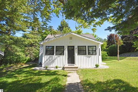 75 Mill St, Maple City, MI 49664 photo 7
