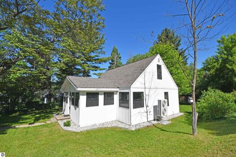 75 Mill St, Maple City, MI 49664 photo 3