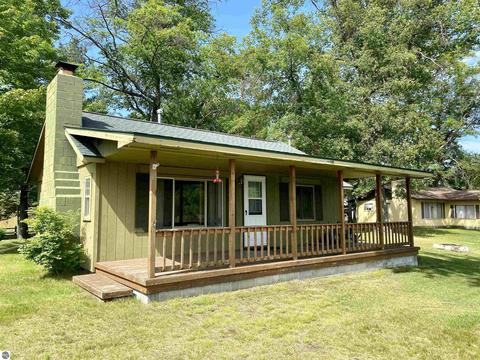 5444 E Lake Dr, Hale, MI 48739 photo 1