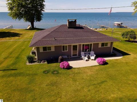 1050 S 13th St, Au Gres, MI 48703 photo 1