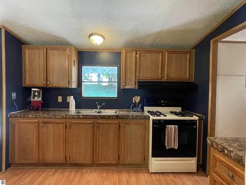 2101 E Rock Rd, Clare, MI 48617 photo 18