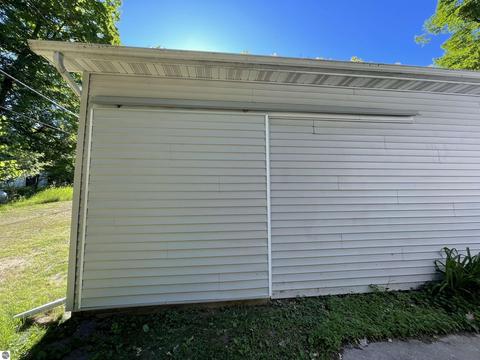 2101 E Rock Rd, Clare, MI 48617 photo 38