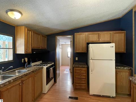 2101 E Rock Rd, Clare, MI 48617 photo 17