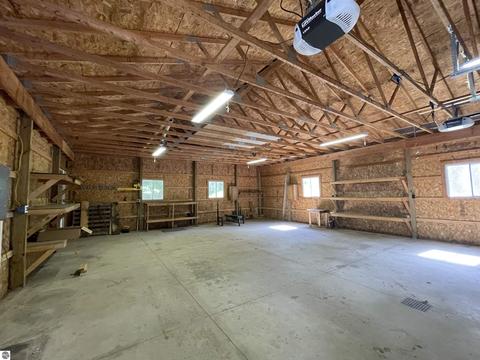 2101 E Rock Rd, Clare, MI 48617 photo 34