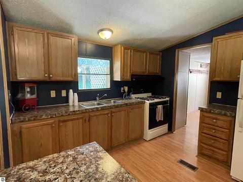 2101 E Rock Rd, Clare, MI 48617 photo 16