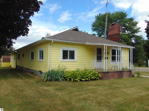631 E North St, Ithaca, MI 48847 photo 4