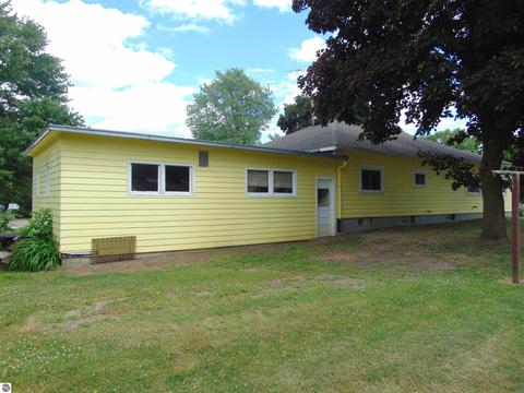 631 E North St, Ithaca, MI 48847 photo 5