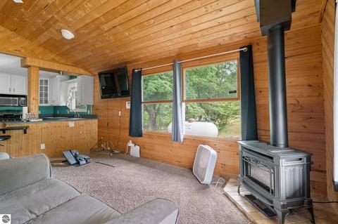 552 Gitchegumee Dr, Buckley, MI 49620 photo 4