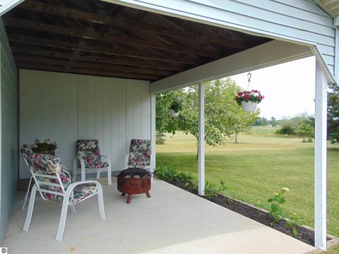355 Norton Gibbs Dr, Ithaca, MI 48847 photo 17