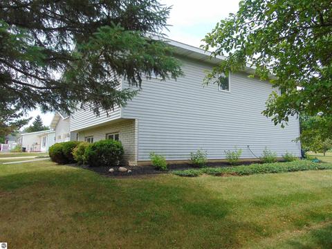 355 Norton Gibbs Dr, Ithaca, MI 48847 photo 8