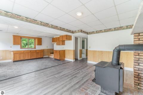 468 N Eldridge Rd, Beulah, MI 49617 photo 11