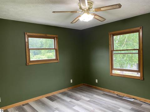 468 N Eldridge Rd, Beulah, MI 49617 photo 8
