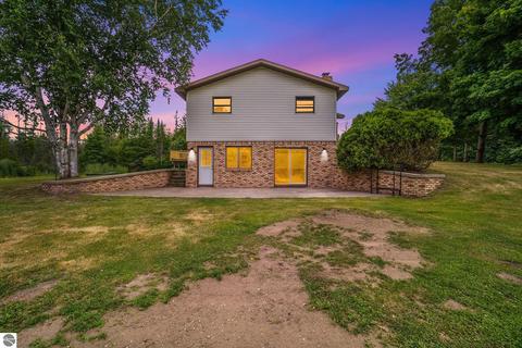 468 N Eldridge Rd, Beulah, MI 49617 photo 16