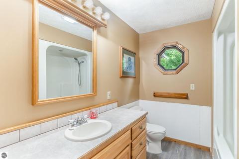 468 N Eldridge Rd, Beulah, MI 49617 photo 10