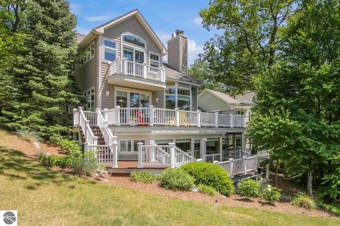 2 Chimney Rdg, Glen Arbor, MI 49636 photo 1