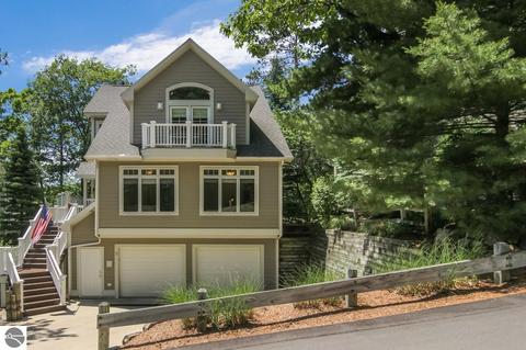 2 Chimney Rdg, Glen Arbor, MI 49636 photo 2