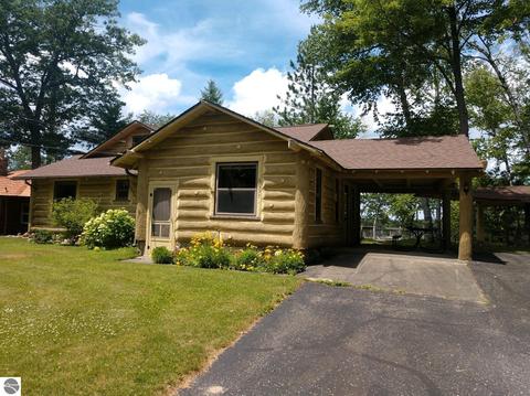 3637 Lakeside Dr, Lupton, MI 48635 photo 2