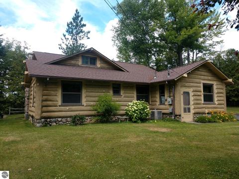 3637 Lakeside Dr, Lupton, MI 48635 photo 1