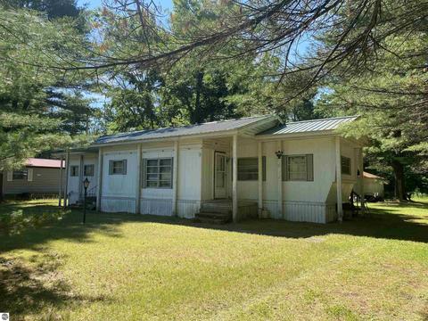 5865 Esmond Rd, Hale, MI 48739 photo 2