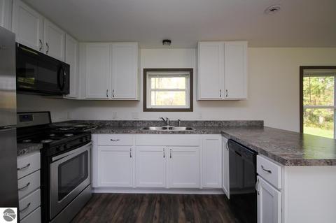 8781 E Baseline Rd, Mount Pleasant, MI 48858 photo 9