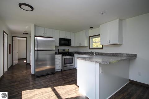 8781 E Baseline Rd, Mount Pleasant, MI 48858 photo 8