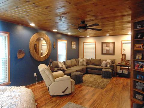 330 N Union St, Ithaca, MI 48847 photo 15