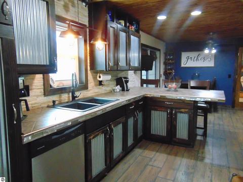 330 N Union St, Ithaca, MI 48847 photo 9